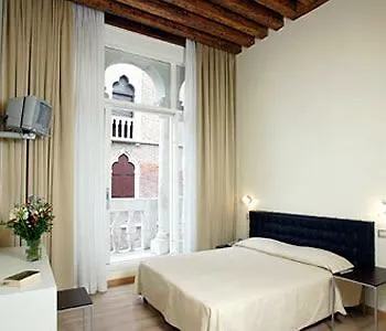 Albergo al Tiepolo Venecia 3*,  Italia