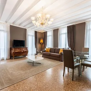 San Teodoro Palace - Luxury Daire