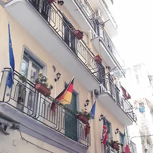 Del Conte 2*, Neapol Itálie